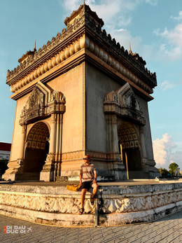 https://static-images.vnncdn.net/vps_images_publish/000001/000003/2026/1/19/du-lich-lao-2137.jpg