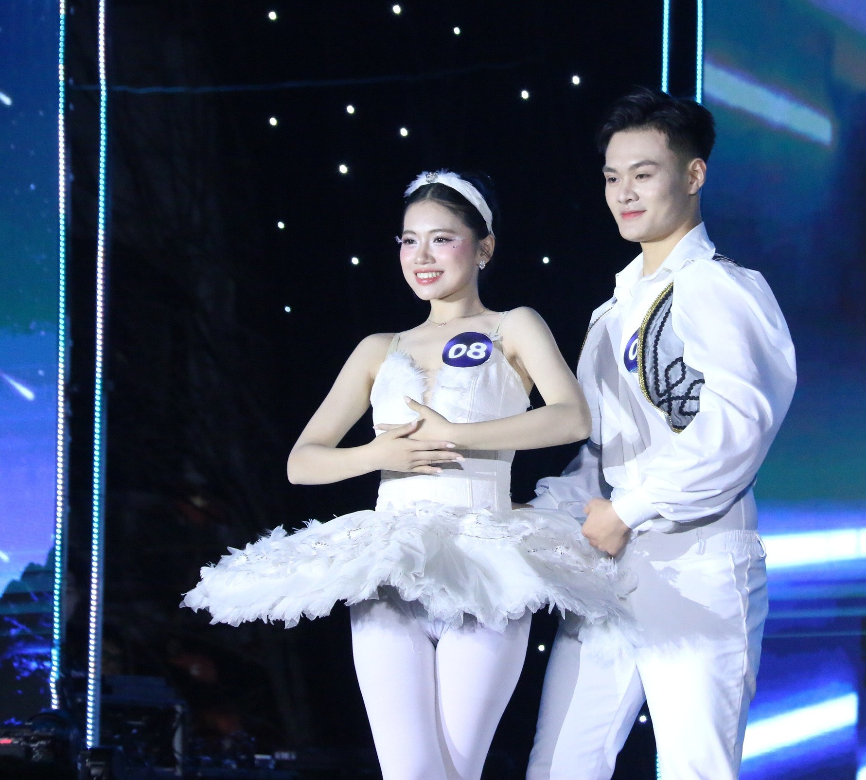 IMG_8939 duyên dáng ngoại thương.JPG