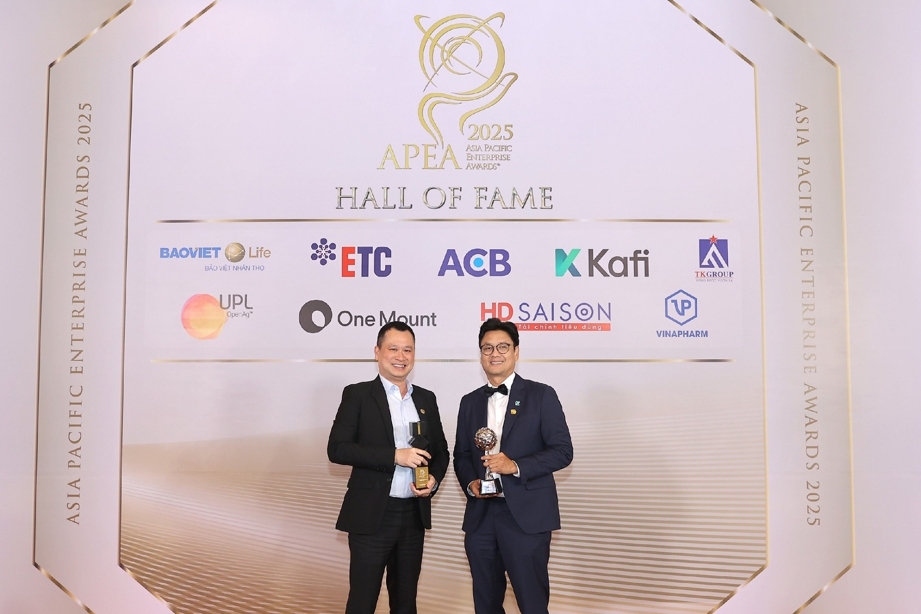 Kafi - Doanh nghiệp xuất sắc và Thương hiệu truyền cảm hứng châu Á 2025