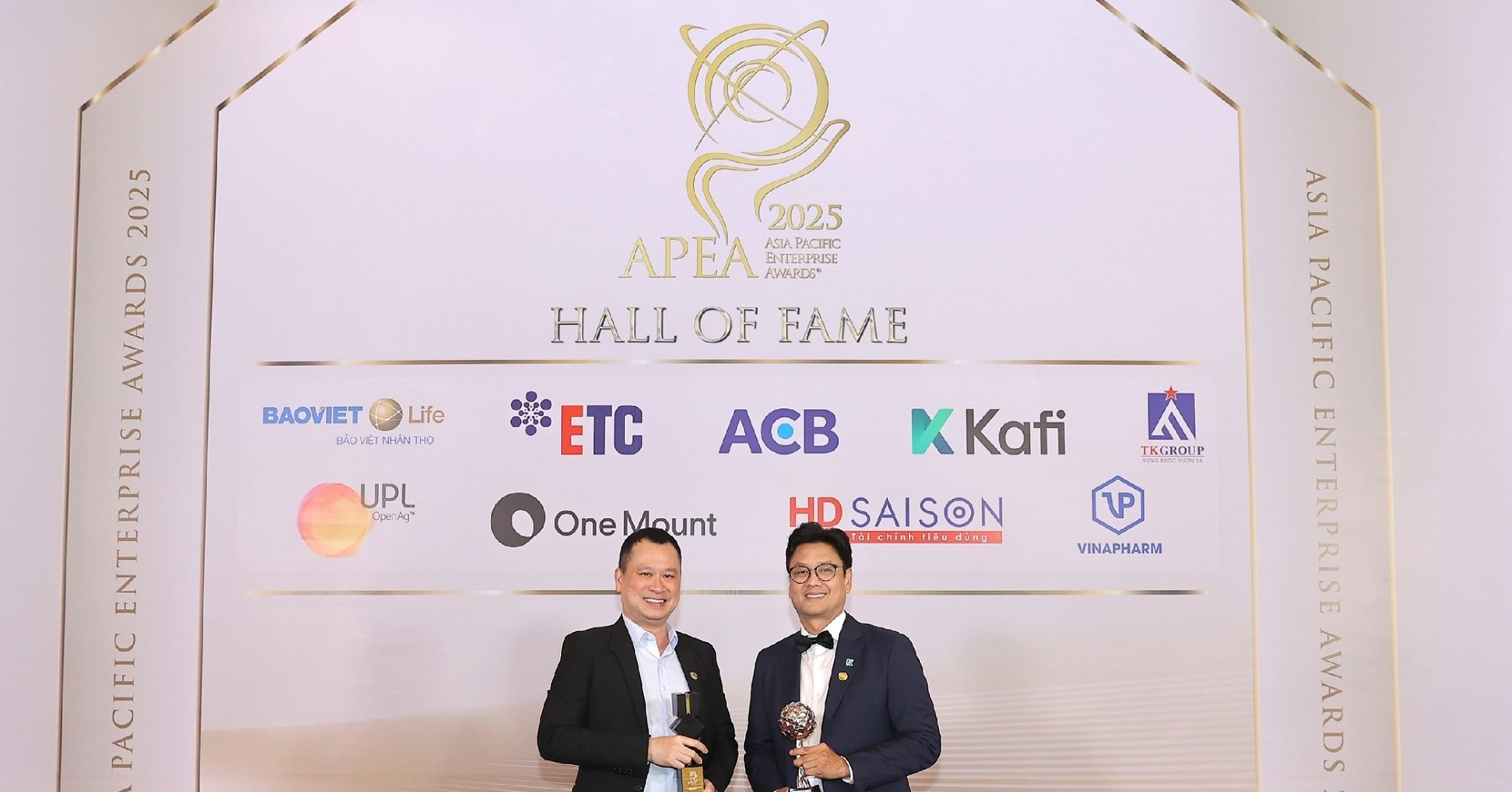 Kafi - Doanh nghiệp xuất sắc và Thương hiệu truyền cảm hứng châu Á 2025