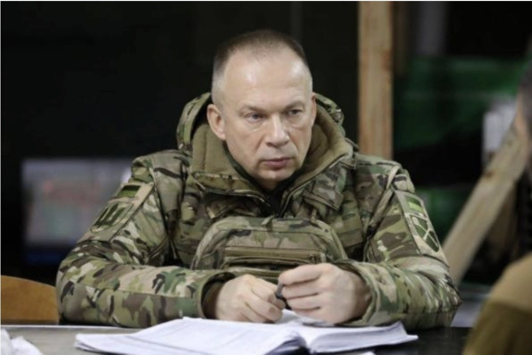 Tướng hàng đầu Ukraine tuyên bố chuyển từ phòng thủ sang tấn công