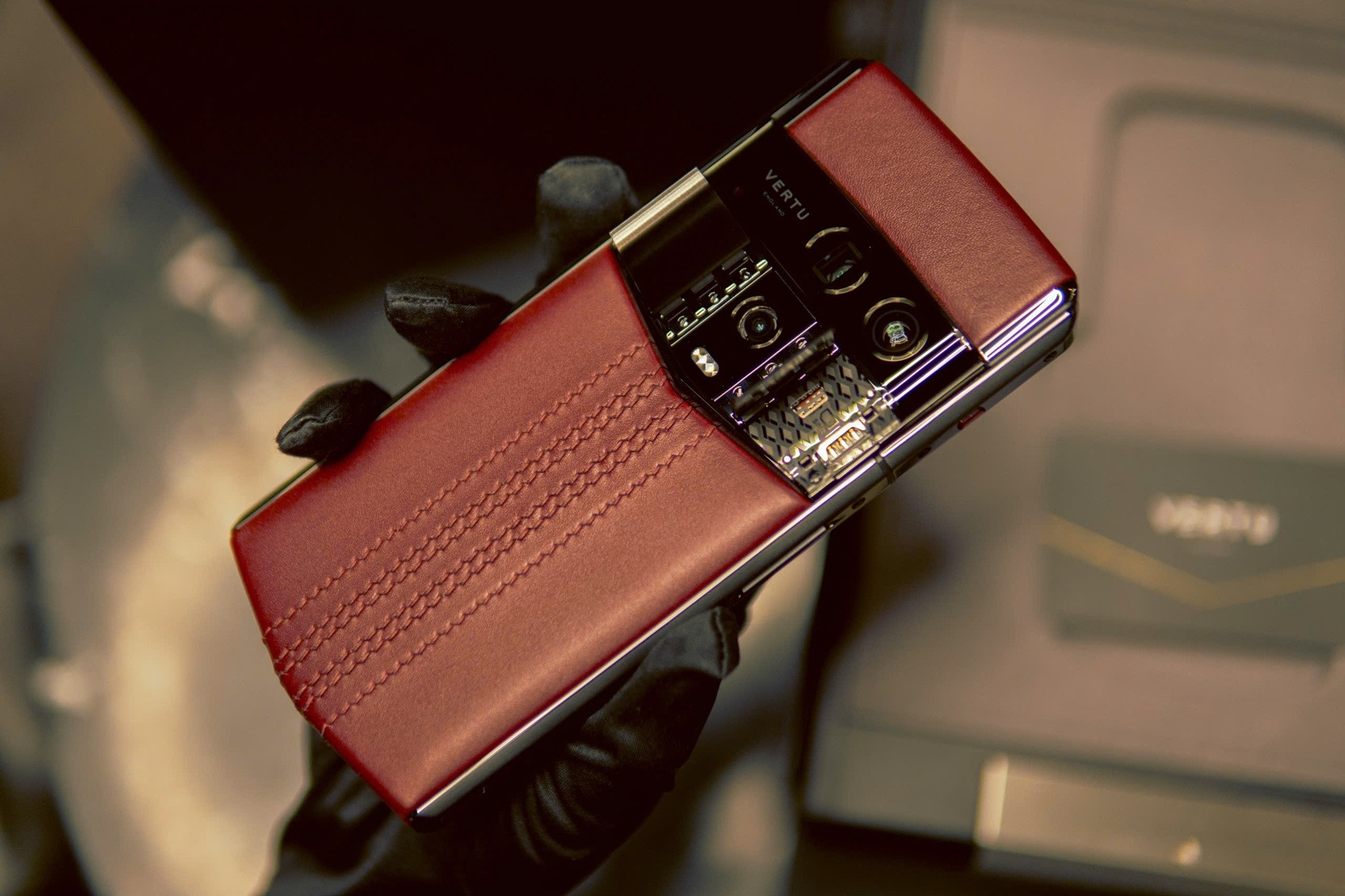 Vertu - kiến trúc bảo mật từ vật lý đến kỹ thuật số