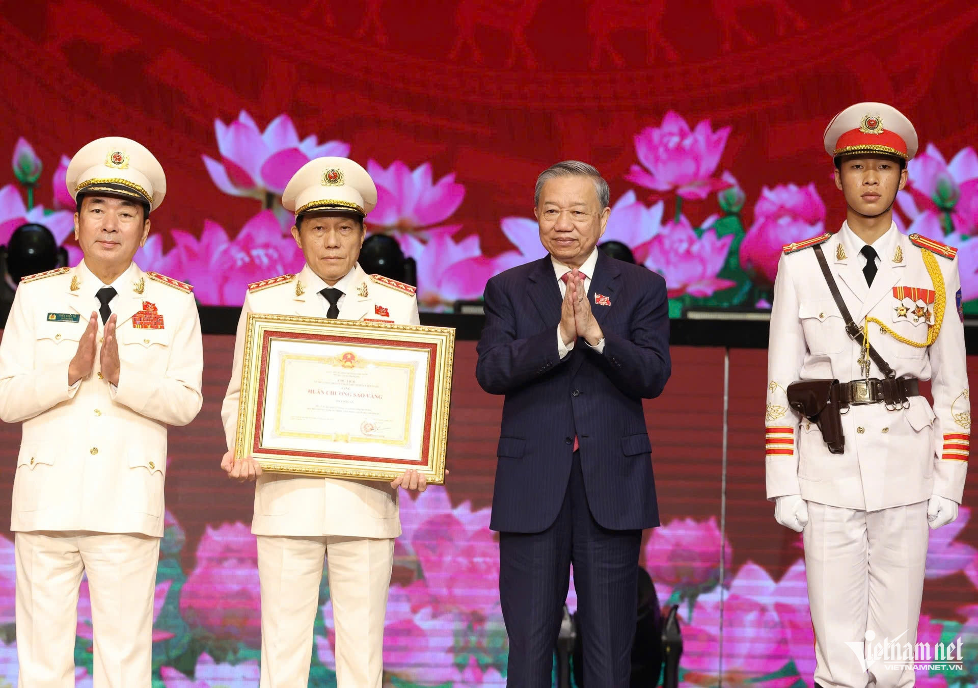 w 9ac488f4a933216d7822 890.jpg