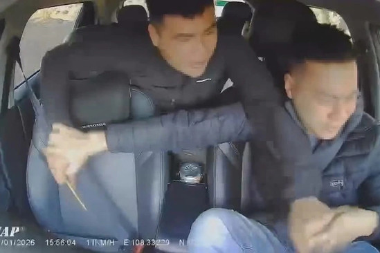  Bản tin cuối ngày 2/1: Làm rõ vụ tài xế taxi bị khách dùng vật nhọn tấn công 