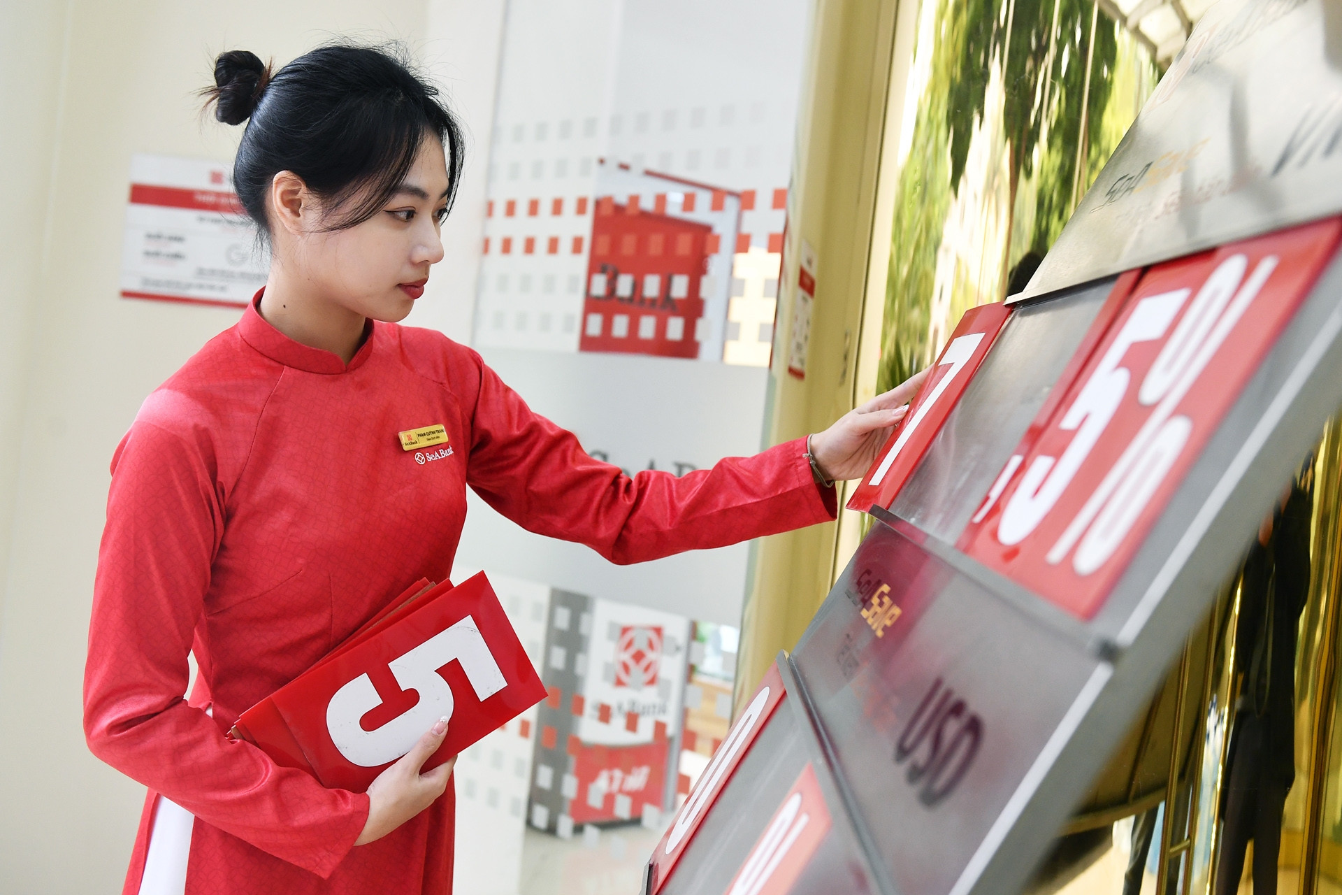 Cuộc đua tăng lãi suất sôi động: Kỳ hạn ngắn chạm trần, 6-12 tháng vượt 7%