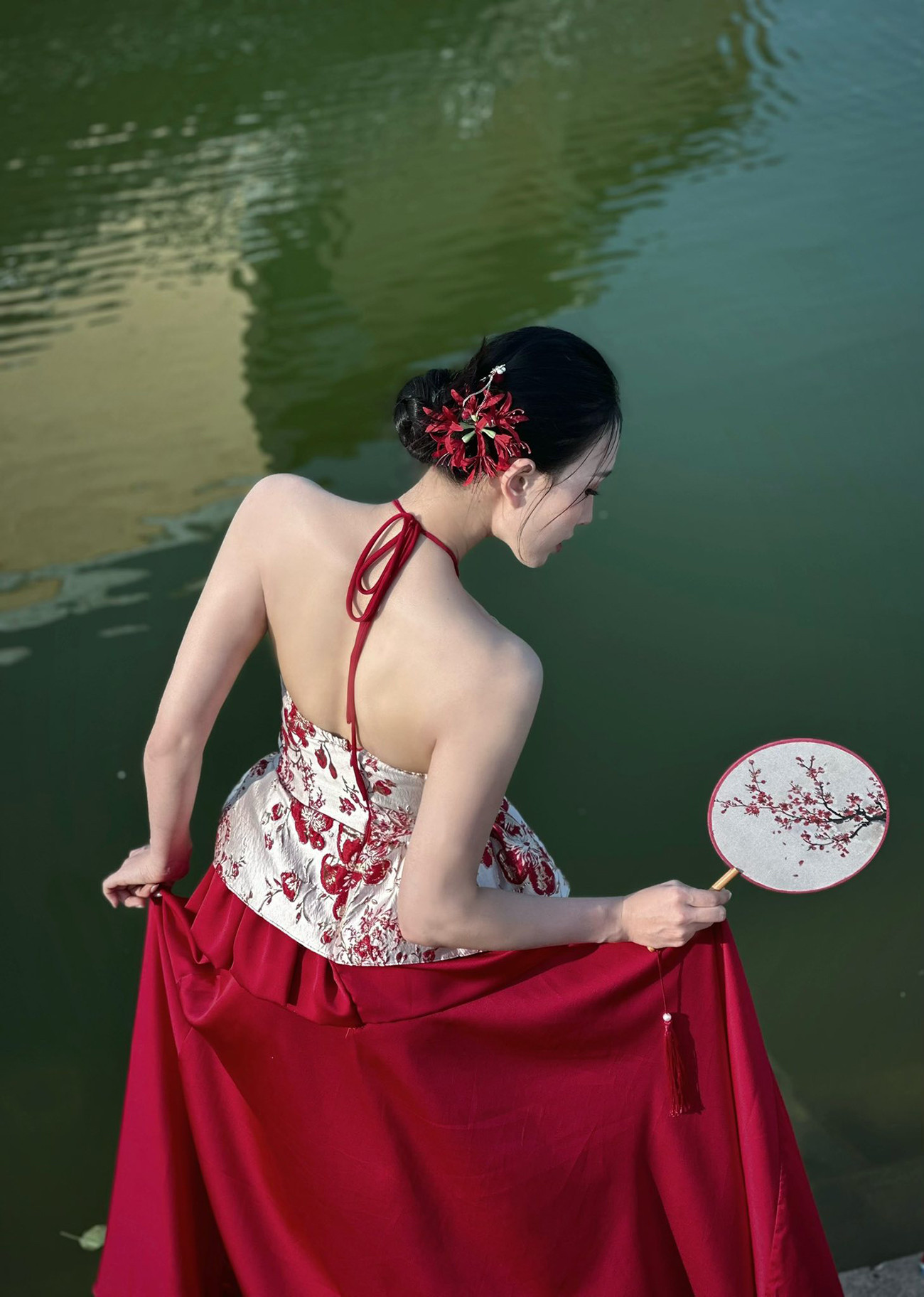 Ngọc nữ bóng chuyền Việt Nam 'thả thính', khoe bờ vai thon hoang thao 1.jpg