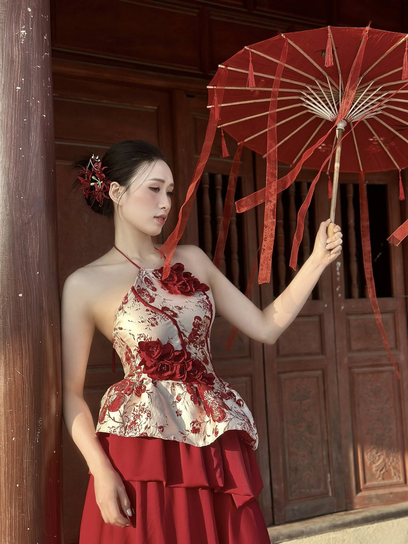 Ngọc nữ bóng chuyền Việt Nam 'thả thính', khoe bờ vai thon hoang thao 7.jpg