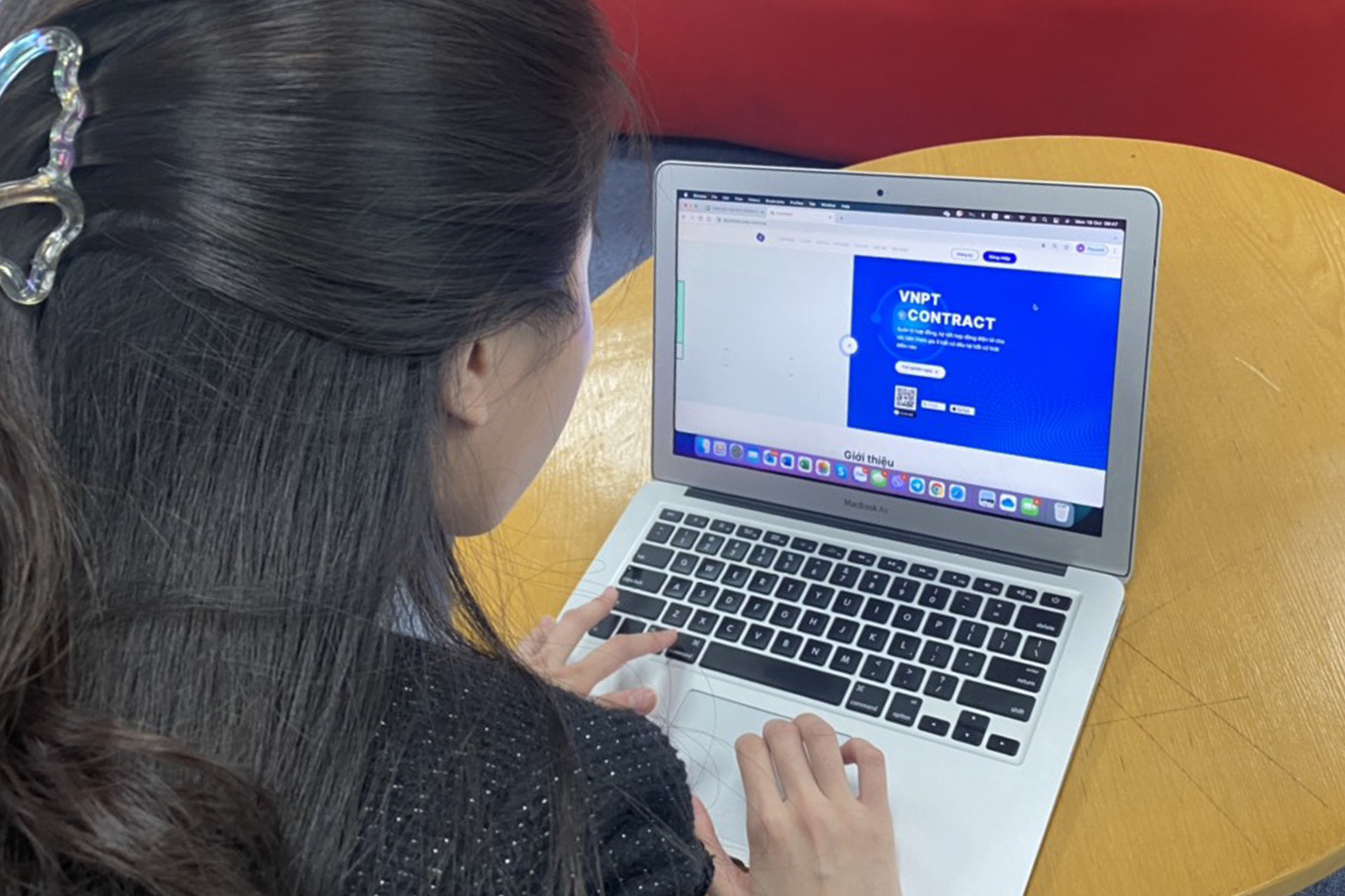 hop dong dien tu 01.jpg