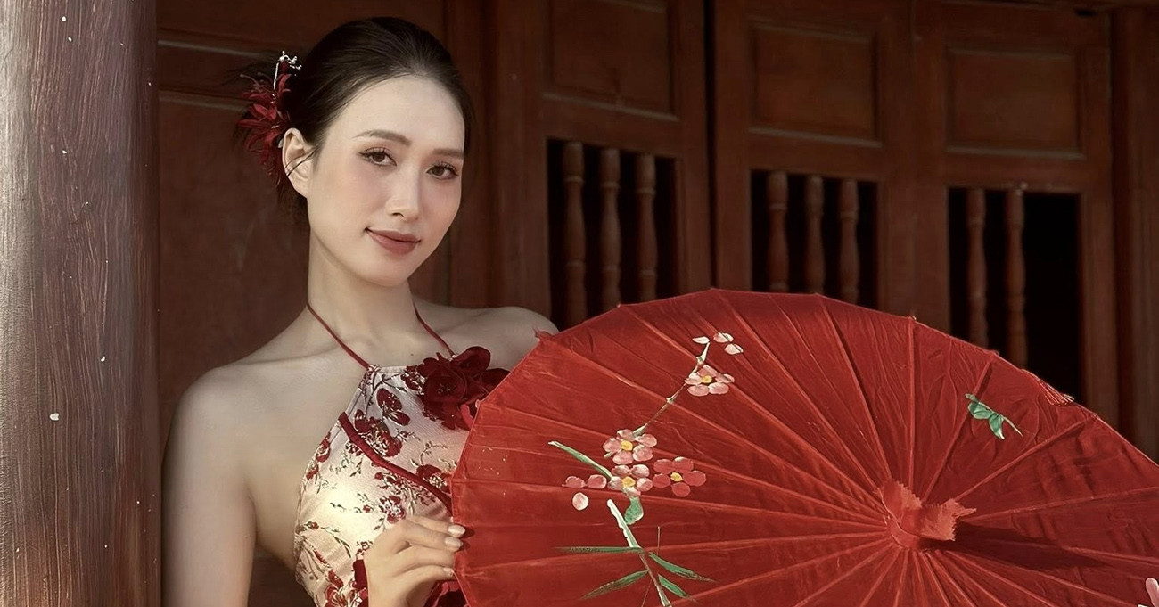 Ngọc nữ bóng chuyền Việt Nam 'thả thính', khoe bờ vai thon