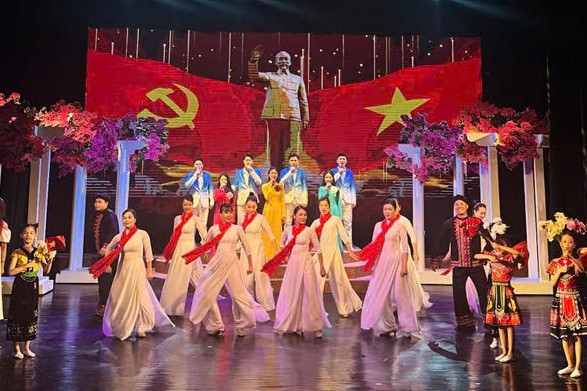 Chuỗi chương trình nghệ thuật chuyên nghiệp chào mừng Đại hội XIV của Đảng