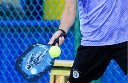 Rách gân vai sau 5 tháng 'nghiện' chơi pickleball Dấu hiệu cần dừng chơi thể thao ngay nếu không muốn đột quỵ