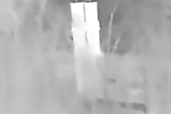 Video UAV Ukraine bắn cháy xe phóng S-300V của Nga