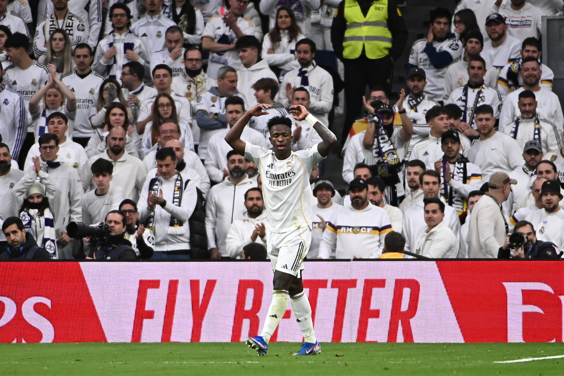 Vinicius Real Madrid.jpg