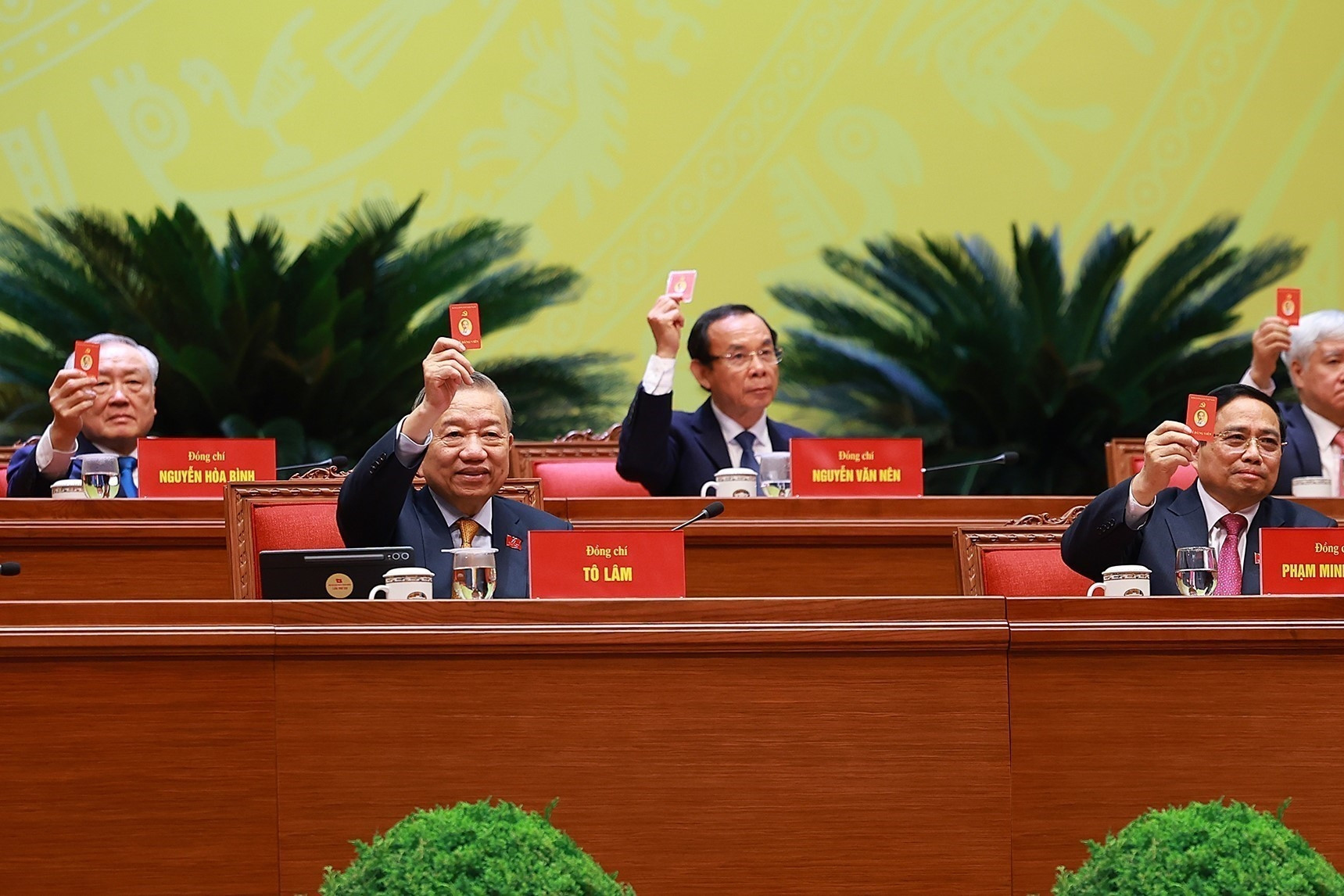 Đại hội 14 của Đảng rút ngắn 1,5 ngày, bế mạc vào 23/1