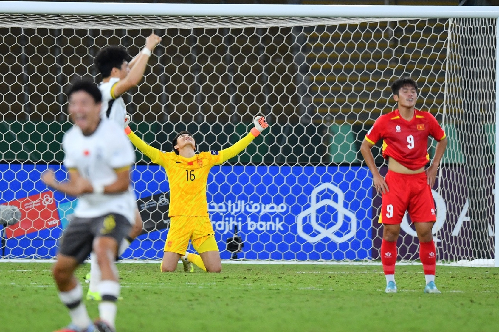 Báo Indonesia: U23 Việt Nam đang hay, đột nhiên chơi kém