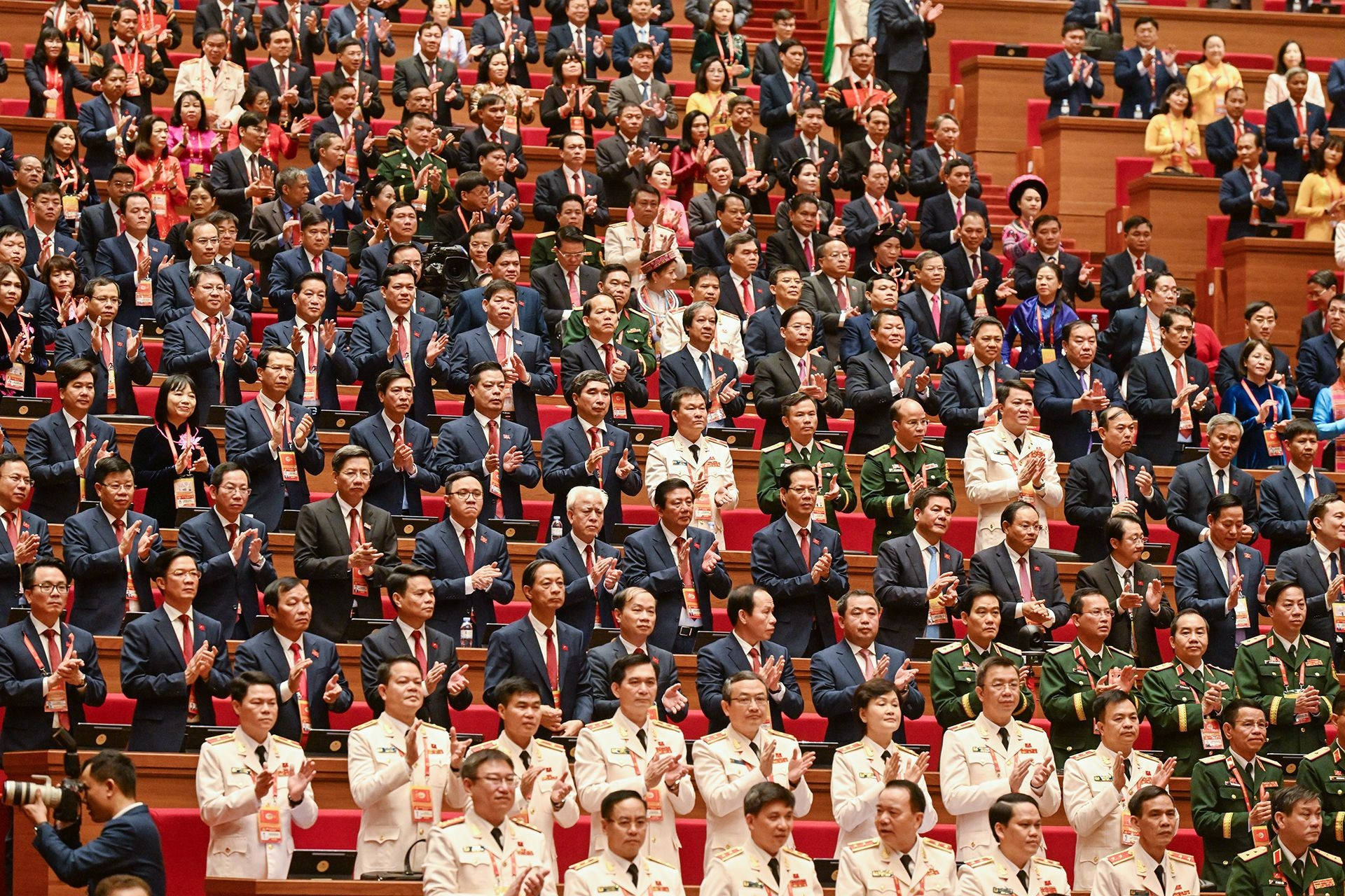 Bổ sung hợp lý số lượng ủy viên Trung ương ở ban đảng, bộ, ngành, địa phương