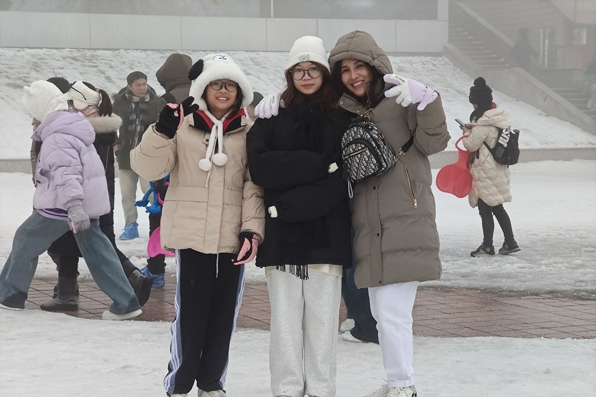 Chen chân du lịch Trung Quốc dịp Tết, vì sao nhiều gia đình Việt vẫn chọn