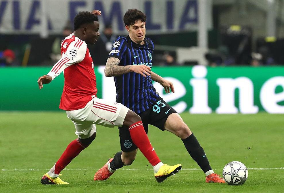 Hai đội nhập cuộc đầy quyết tâm