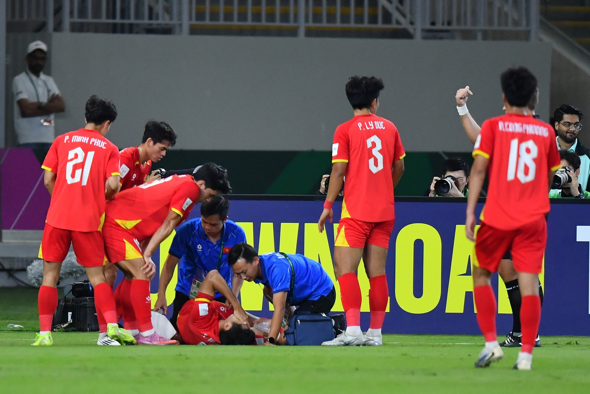 Hiểu Minh dính chấn thương nặng, chia tay giải U23 châu Á