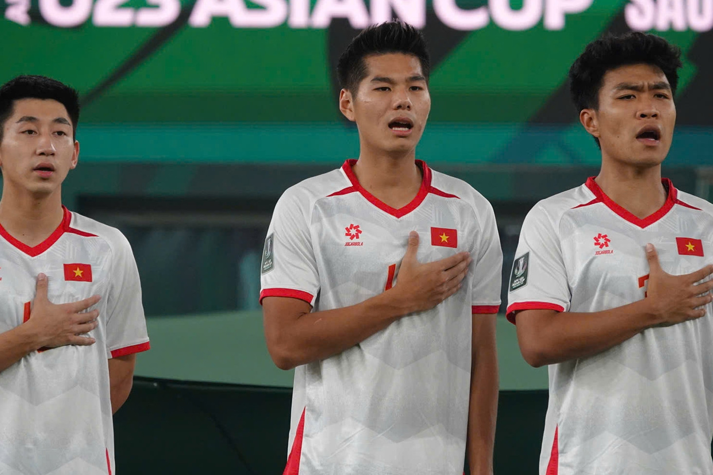 Hiểu Minh viết tâm thư gửi người hâm mộ bóng đá Việt Nam