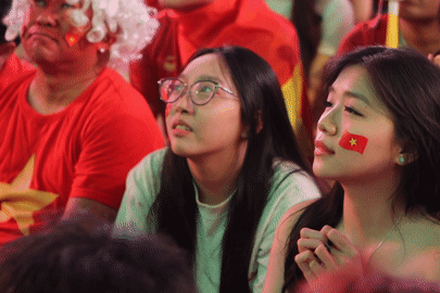 Loạt khoảnh khắc tiếc nuối của người hâm mộ khi U23 Việt Nam thua đậm