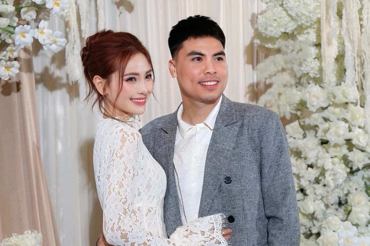 MC Mù Tạt ngọt ngào bên cầu thủ Đức Huy, Minh Hương 'Vàng Anh' rạng rỡ tuổi 41