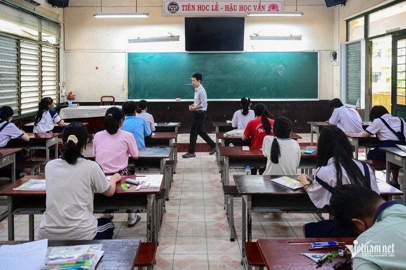 Nhóm học sinh tại TPHCM được hỗ trợ tiền ăn trưa 40.000 đồng/ngày và đồng phục