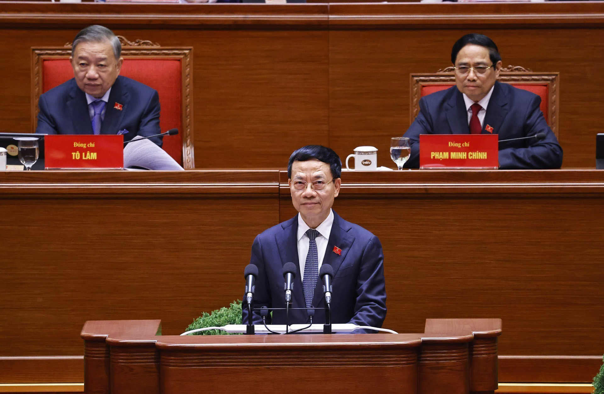 nguyen manh hung.jpg