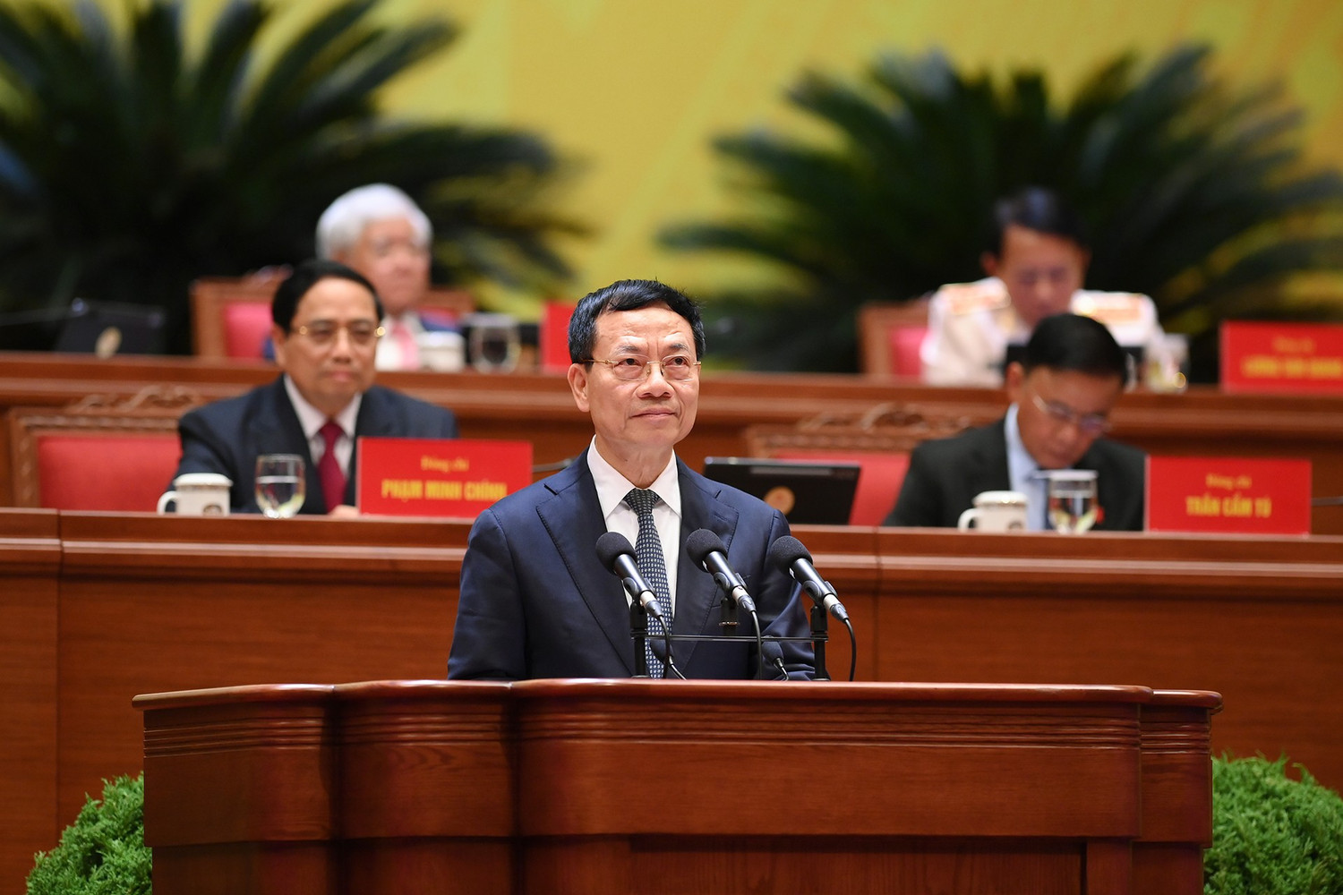 nguyễn mạnh hùng