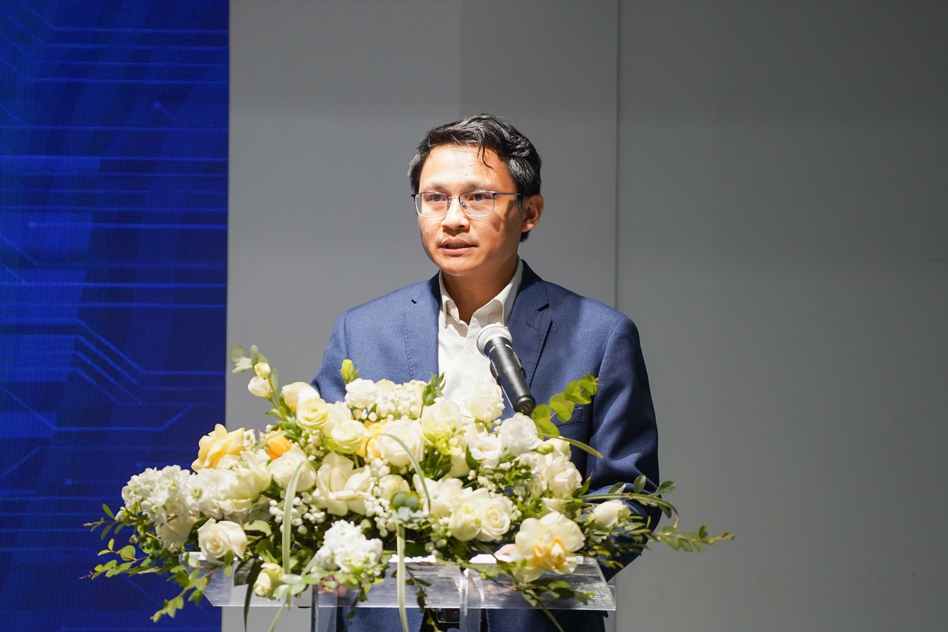 2201 ong Vo Xuan Hoai.jpg