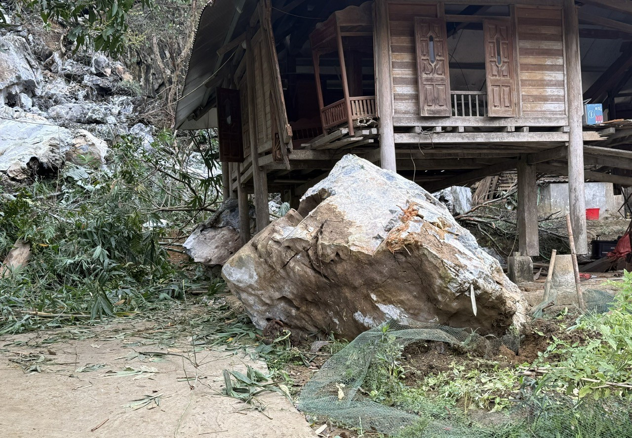 a6hien truong hang tram khoi da 94843.jpg