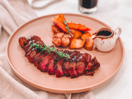 bo bít tết huyền trang.jpg