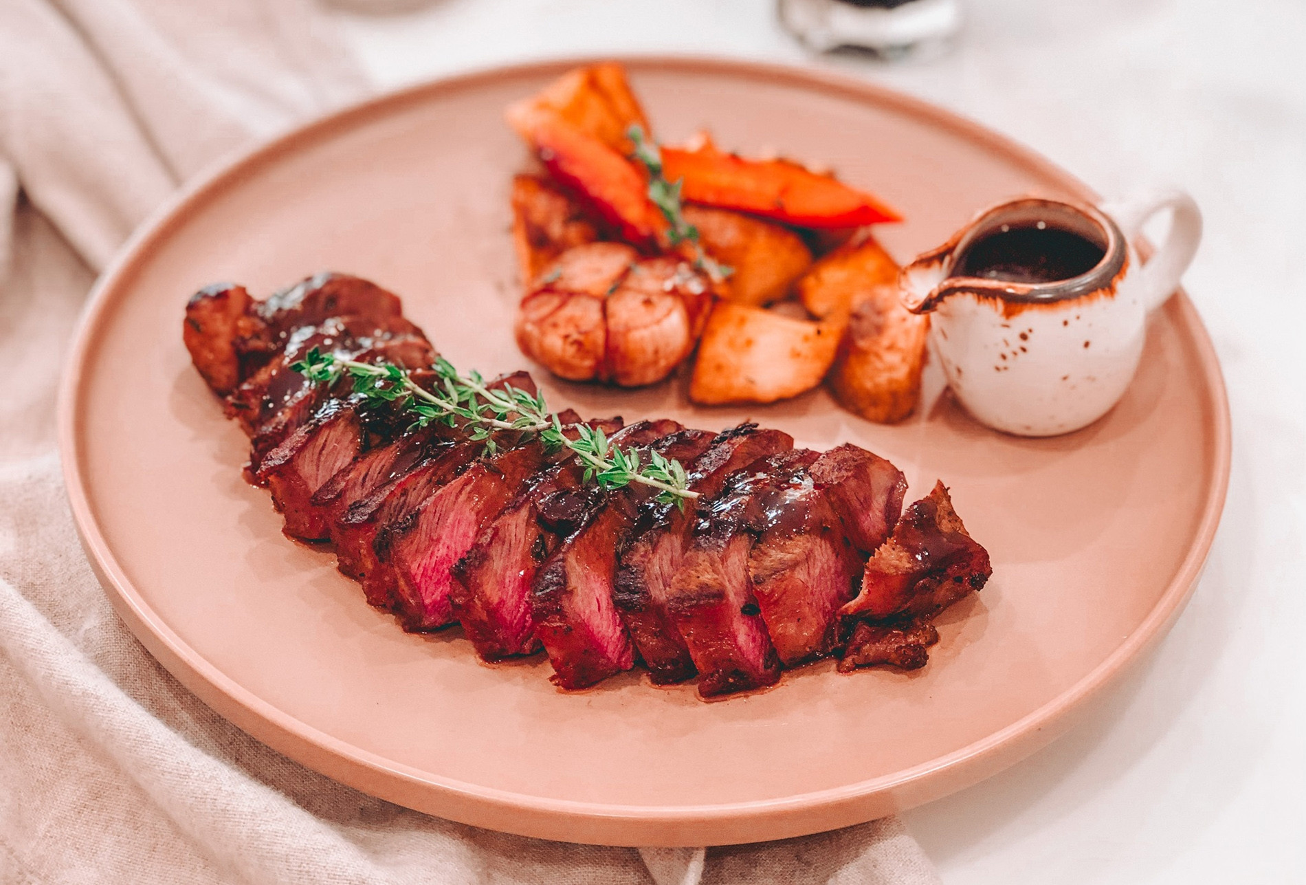 Cách làm bò bít tết mềm mọng như nhà hàng 5 sao ngay tại căn bếp nhỏ