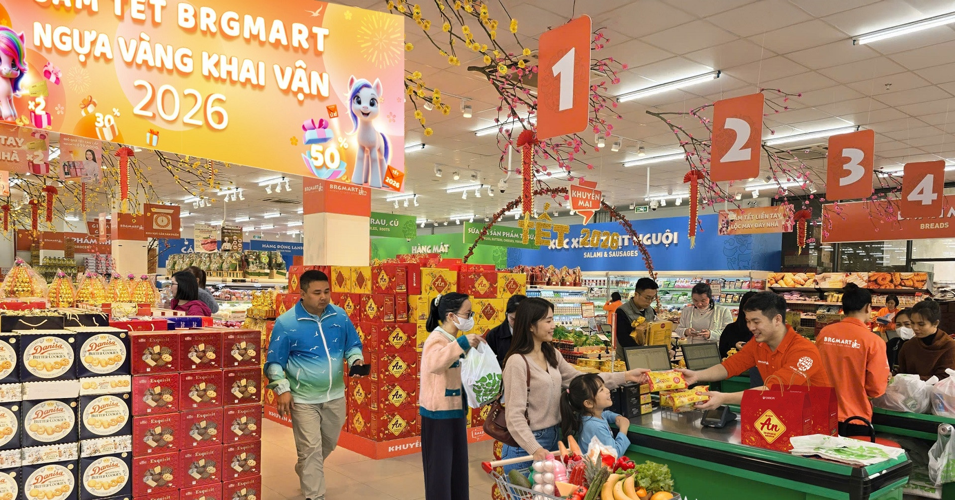 Chương trình ‘Sắm Tết BRGMart, Ngựa vàng khai vận’
