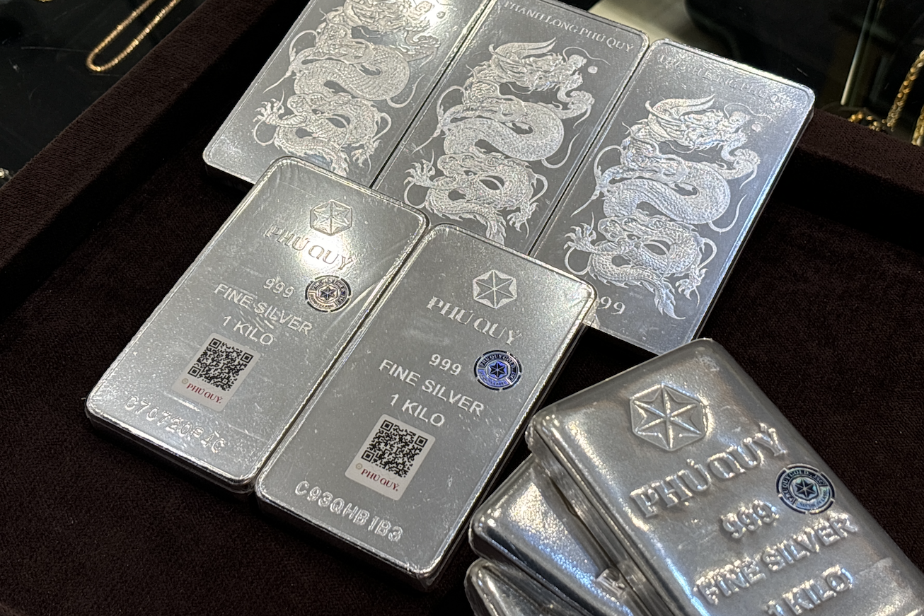 Giá bạc hôm nay 23/1/2026 tăng dựng đứng, vượt qua mốc 100 triệu đồng/kg