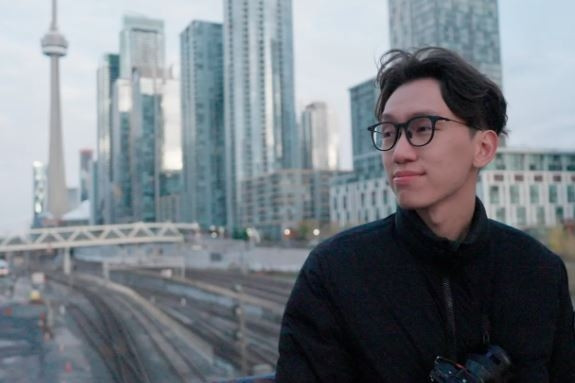 Bỏ đại học, chàng trai 25 tuổi kiếm hơn 1 triệu USD/năm, giúp bố mẹ nghỉ hưu sớm