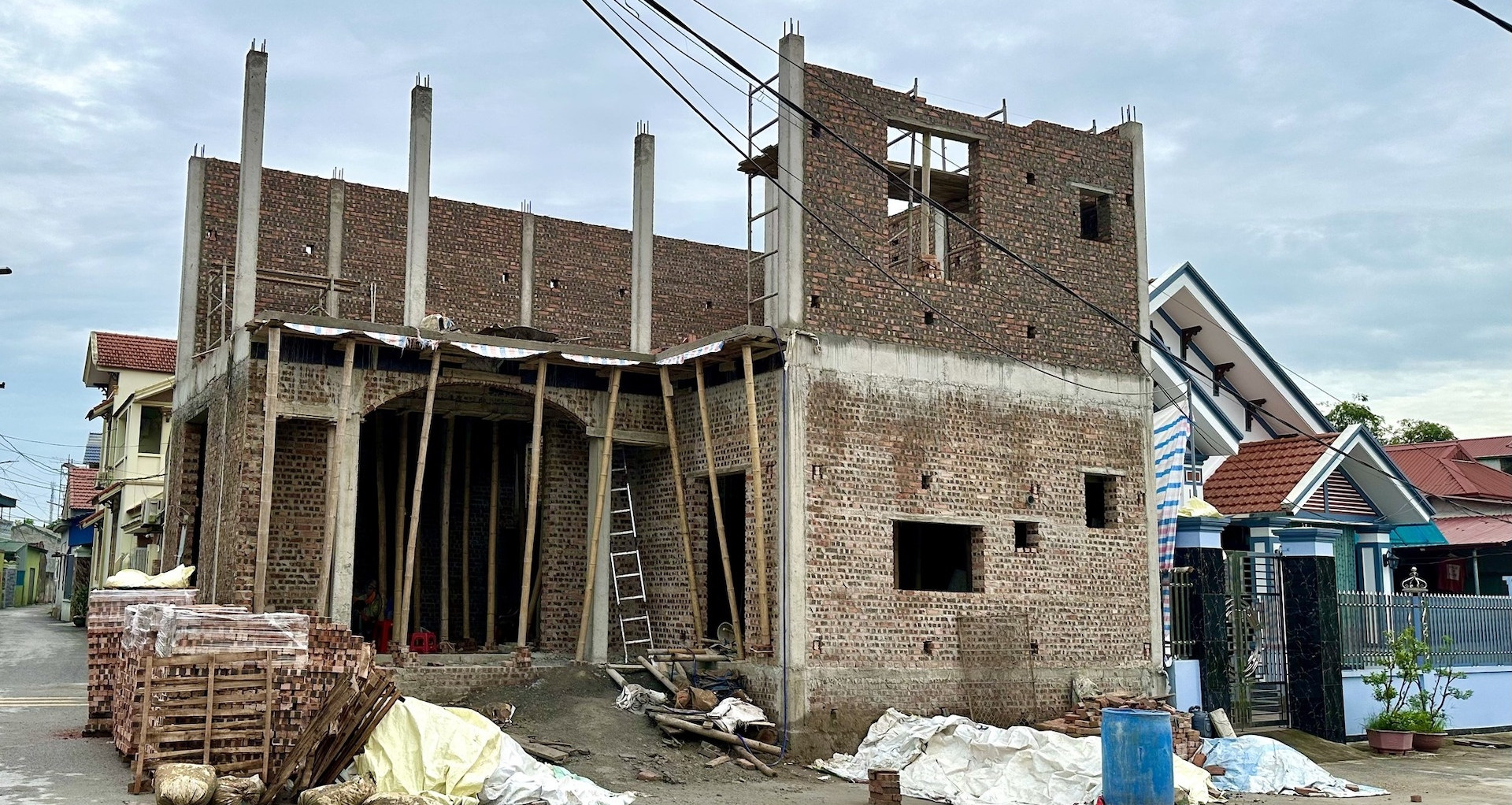 Người dân xin giấy phép xây nhà ở: Giải quyết ngay tại xã, thời hạn 15 ngày