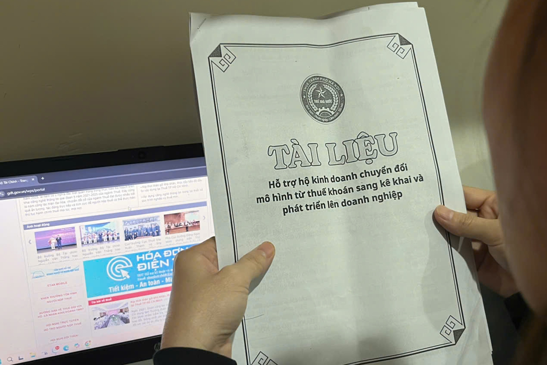 Nhiều chính sách mới ban hành, người dân chủ động cập nhật để bảo vệ quyền lợi