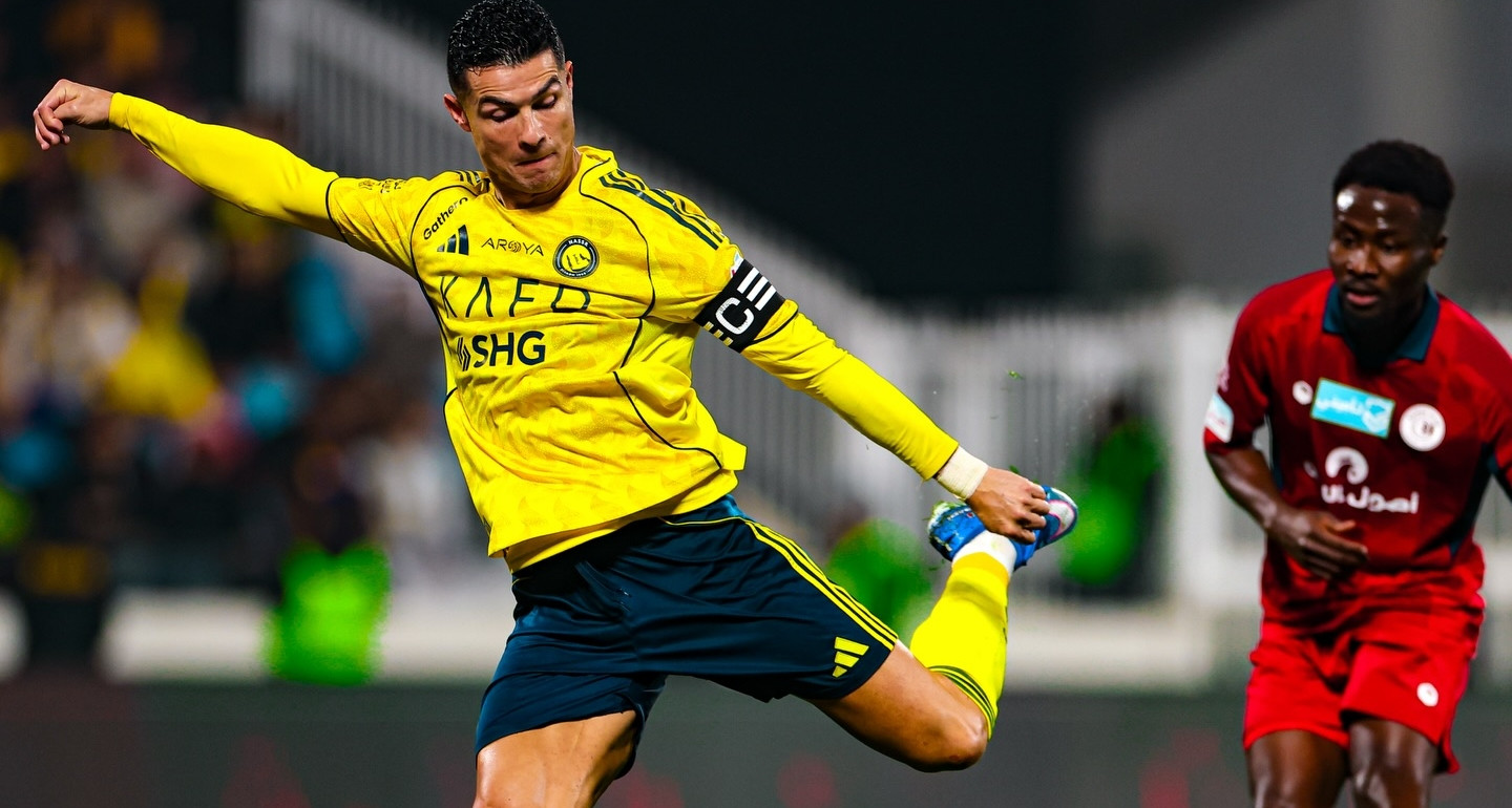 Ronaldo cán mốc 960 bàn thắng, Al Nassr tiếp tục bám đuổi Al Hilal