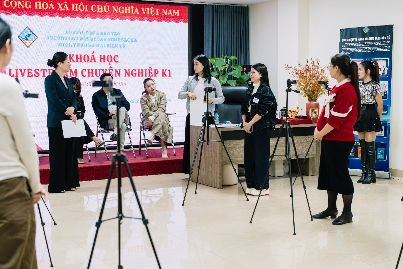 Trường Cao đẳng Công nghệ Bắc Hà bổ nhiệm trưởng khoa thương mại điện tử