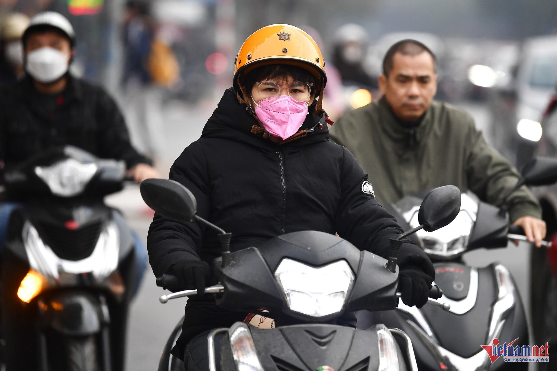 W-ret HN 7-HMinh.jpg