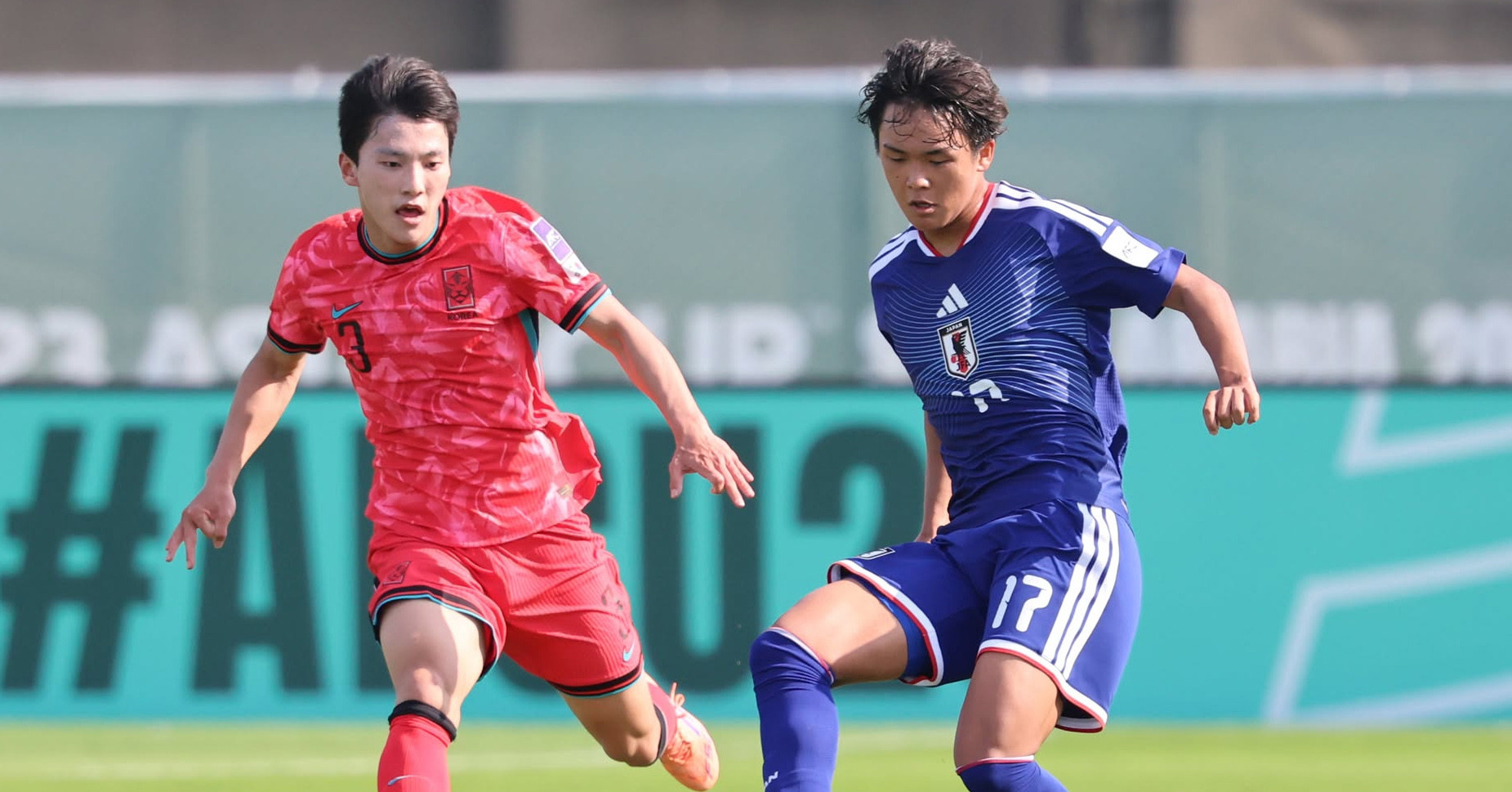 Lịch thi đấu bóng đá hôm nay 24/1: Chung kết U2...