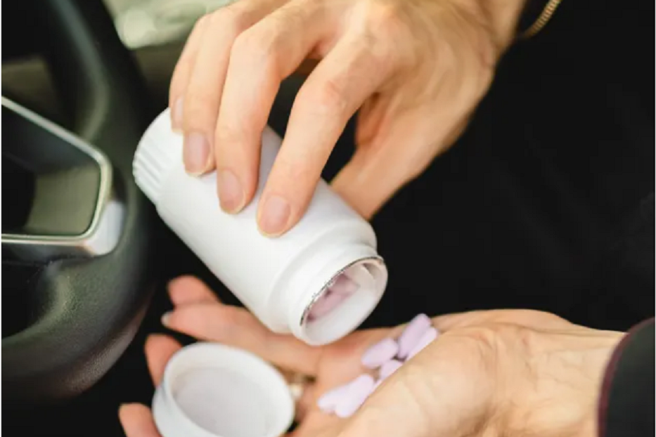14 loại thuốc kê đơn phổ biến ảnh hưởng đến khả năng lái xe