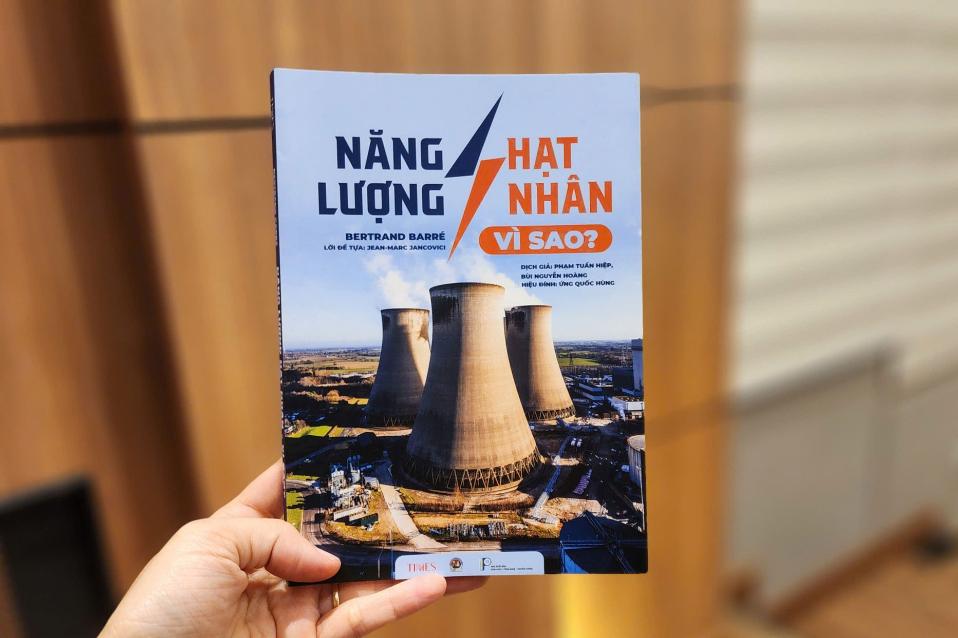 Cuốn sách hữu ích cho những ai muốn tìm hiểu về năng lượng hạt nhân