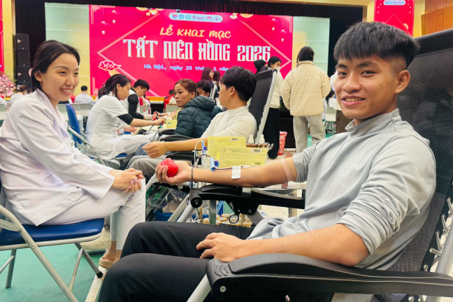 'Góp' máu cứu người, ấm lòng ngày giáp Tết