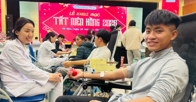 'Góp' máu cứu người, ấm lòng ngày giáp Tết