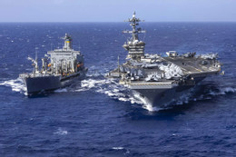 nhom tan cong tau san bay USS Abraham Lincoln Bo Chien tranh My.jpg
