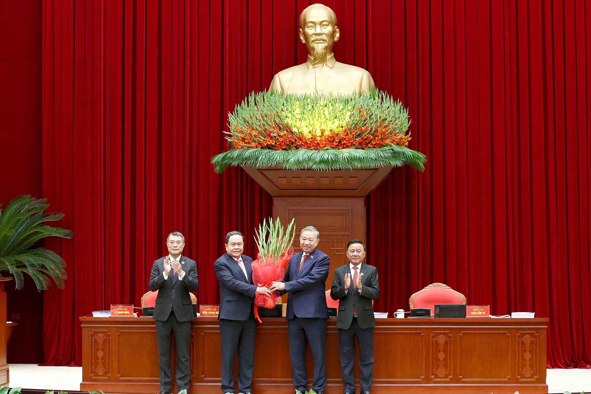 Ông Tô Lâm tái đắc cử Tổng Bí thư