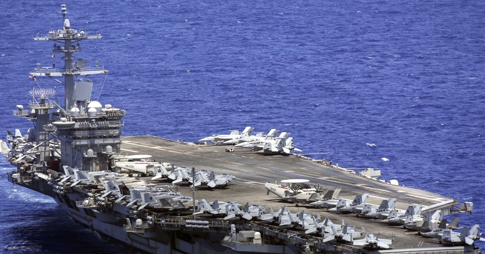 Uy lực tàu sân bay Mỹ điều động áp sát Iran