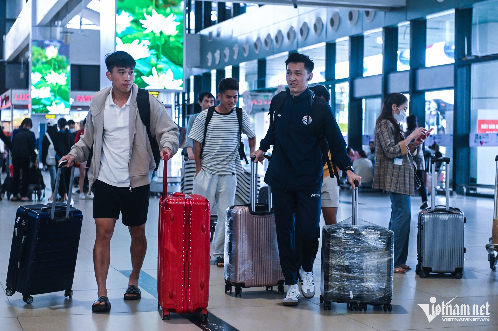 W-Hành khách Sân Bay (14).jpg